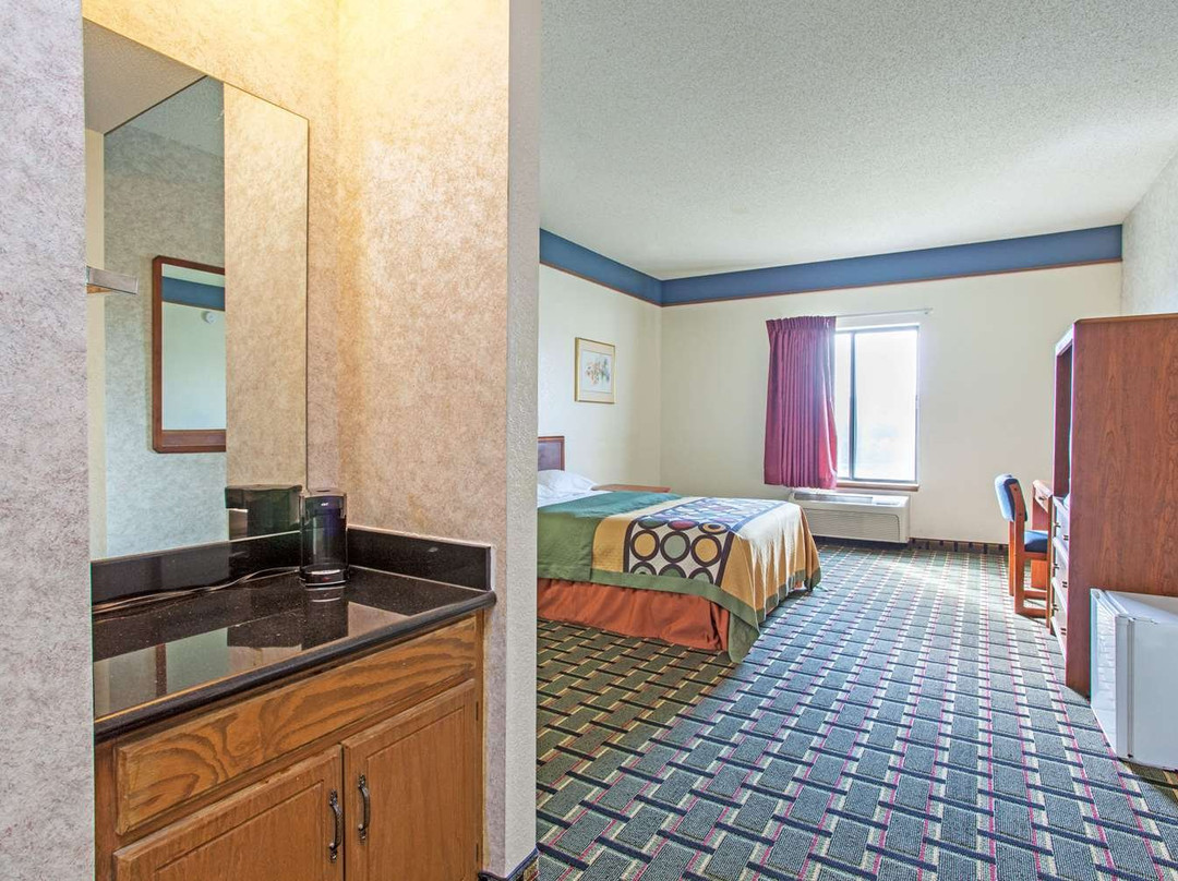 Super 8 by Wyndham Atchison主图