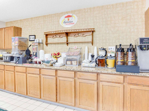 奥尔温速8酒店主图