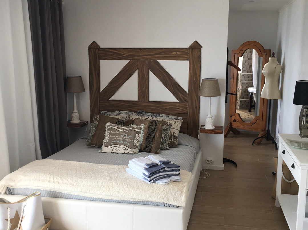 A Villa by the Sea主图