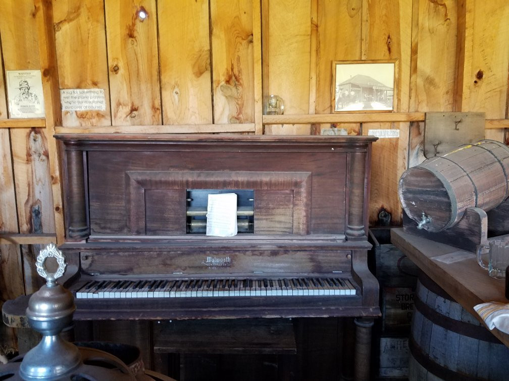 Four Mile Old West Town-卡斯特必去景点