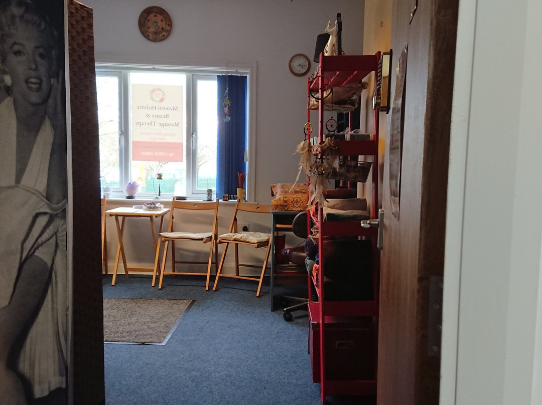 Mzoorii Holistic Beauty & Therapy-哈里法克斯必去景点