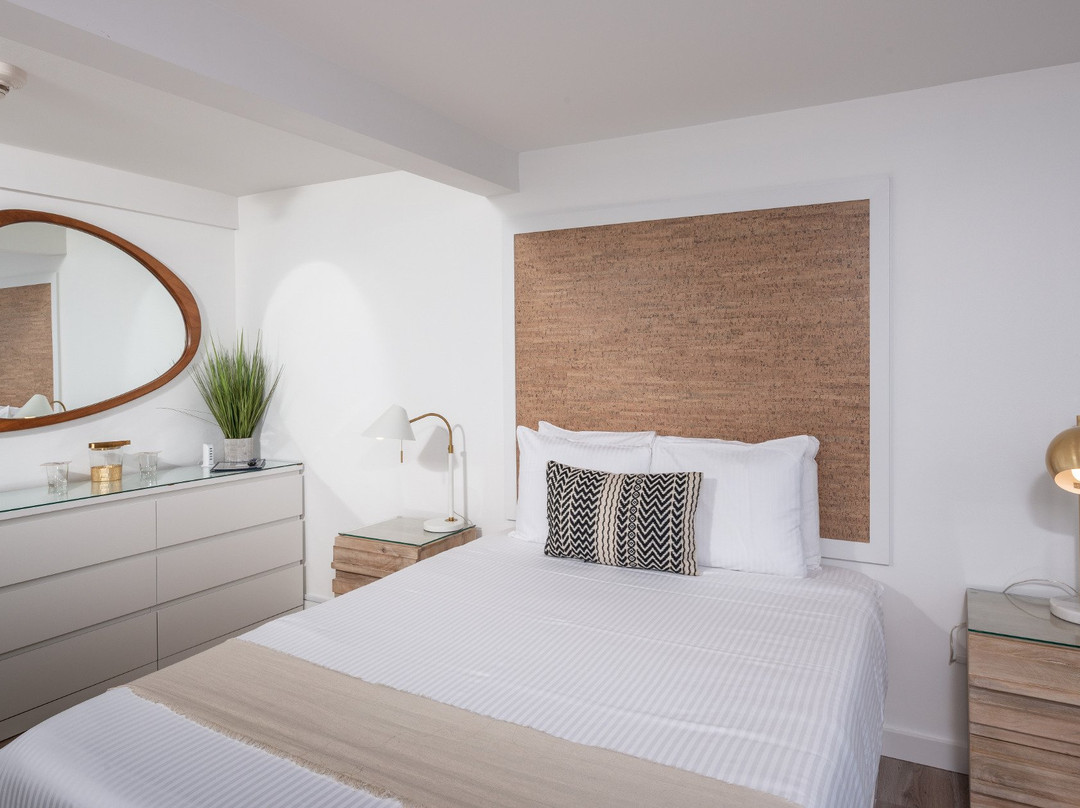 Stones Throw Hotel主图