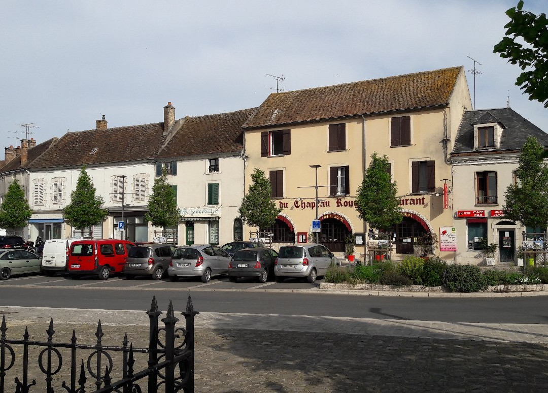 Hotel Restaurant Le Chapeau Rouge