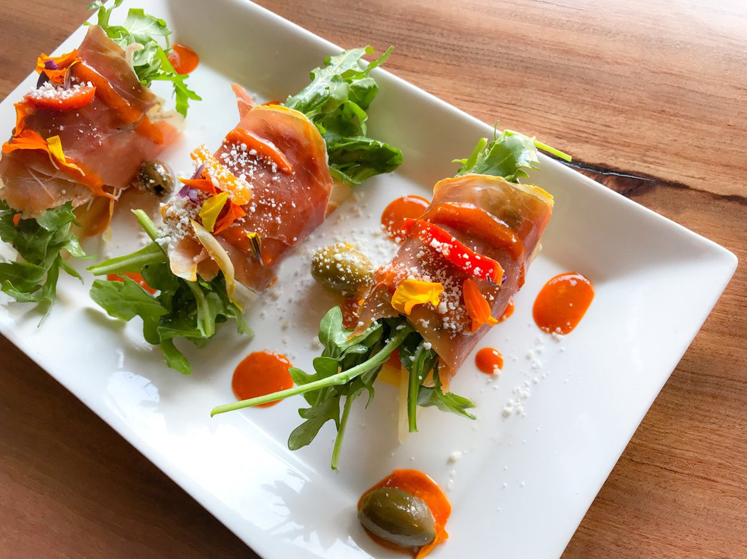 LV Mar Tapas & Cocktails