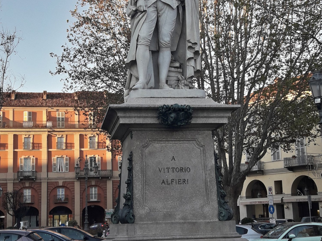 Monumento di Vittorio Alfieri-阿斯蒂必去景点