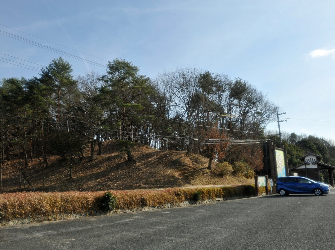 Tsukuriyama Tumulus景点图片