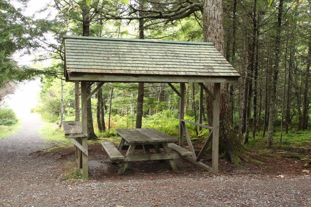 Dalem Lake Provincial Park-Boularderie必去景点