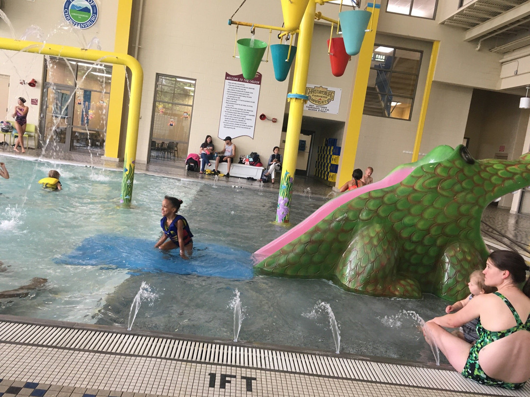 Christiansburg Aquatic Center-克里斯琴斯堡必去景点