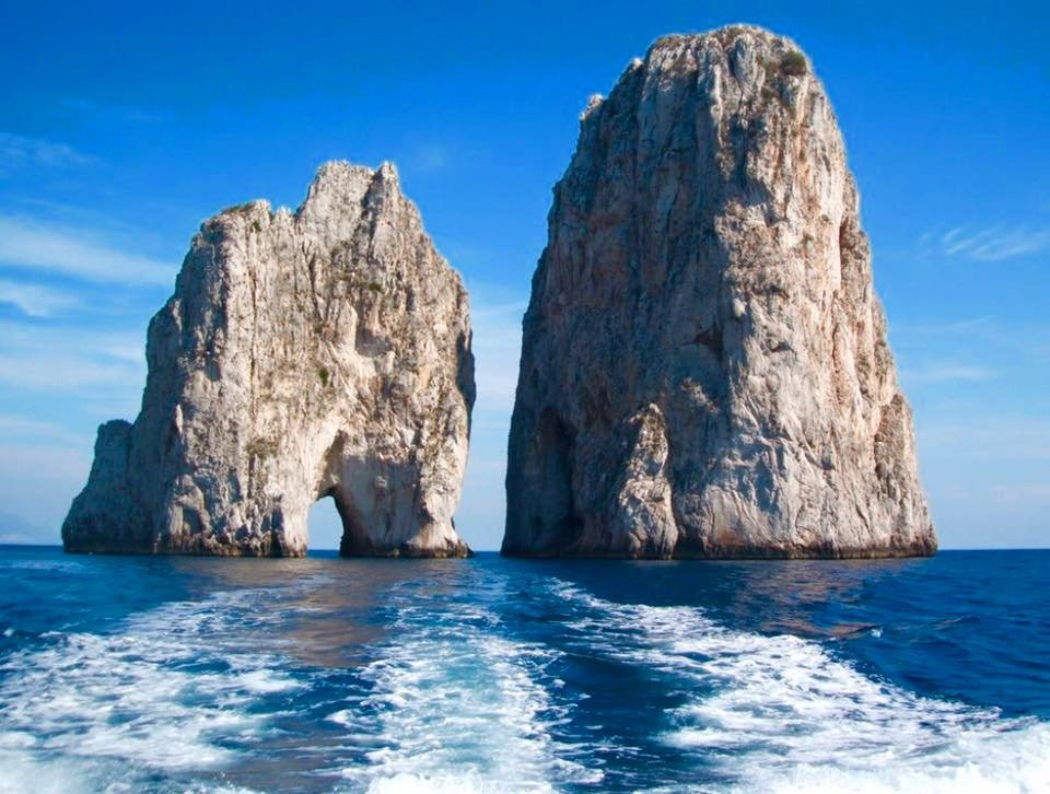 Ischia Charter Boat-伊斯基亚必去景点