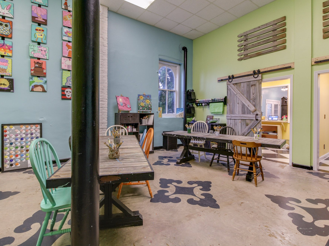 Horsefeathers Pottery Studio-克拉克斯维尔必去景点