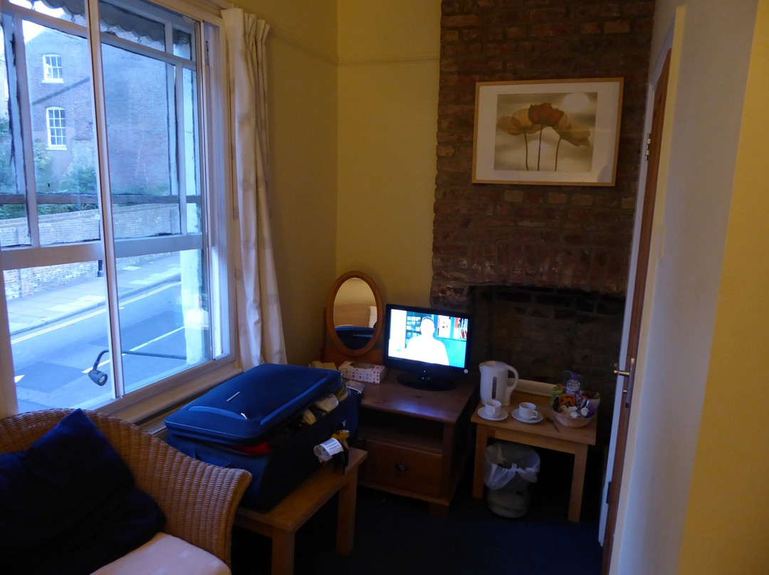 Old Etonian Hotel主图