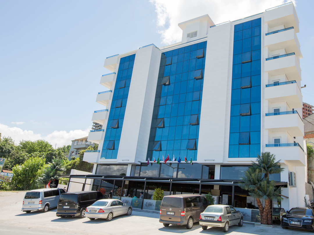 Royal Life Exclusive Hotel主图