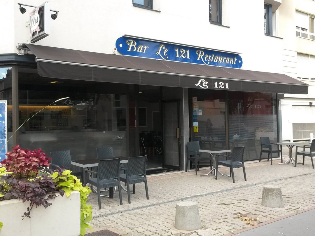 Restaurant le 121