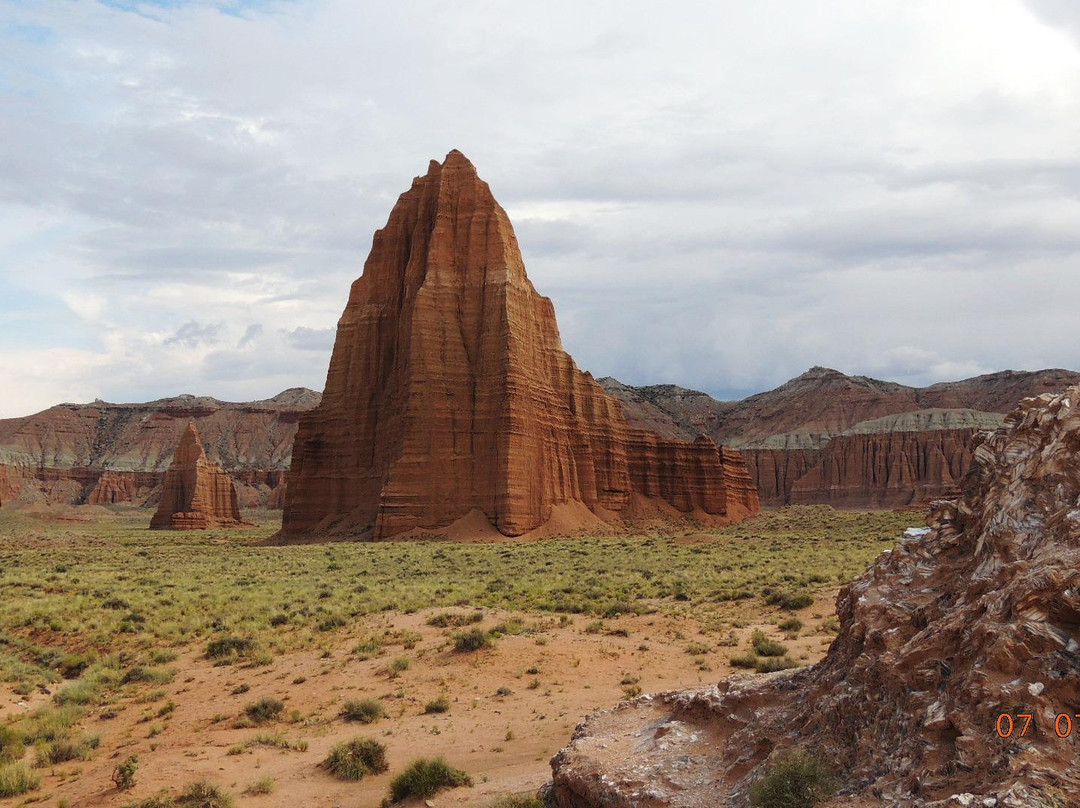 Cathedral Valley Loop-圆顶礁国家公园必去景点