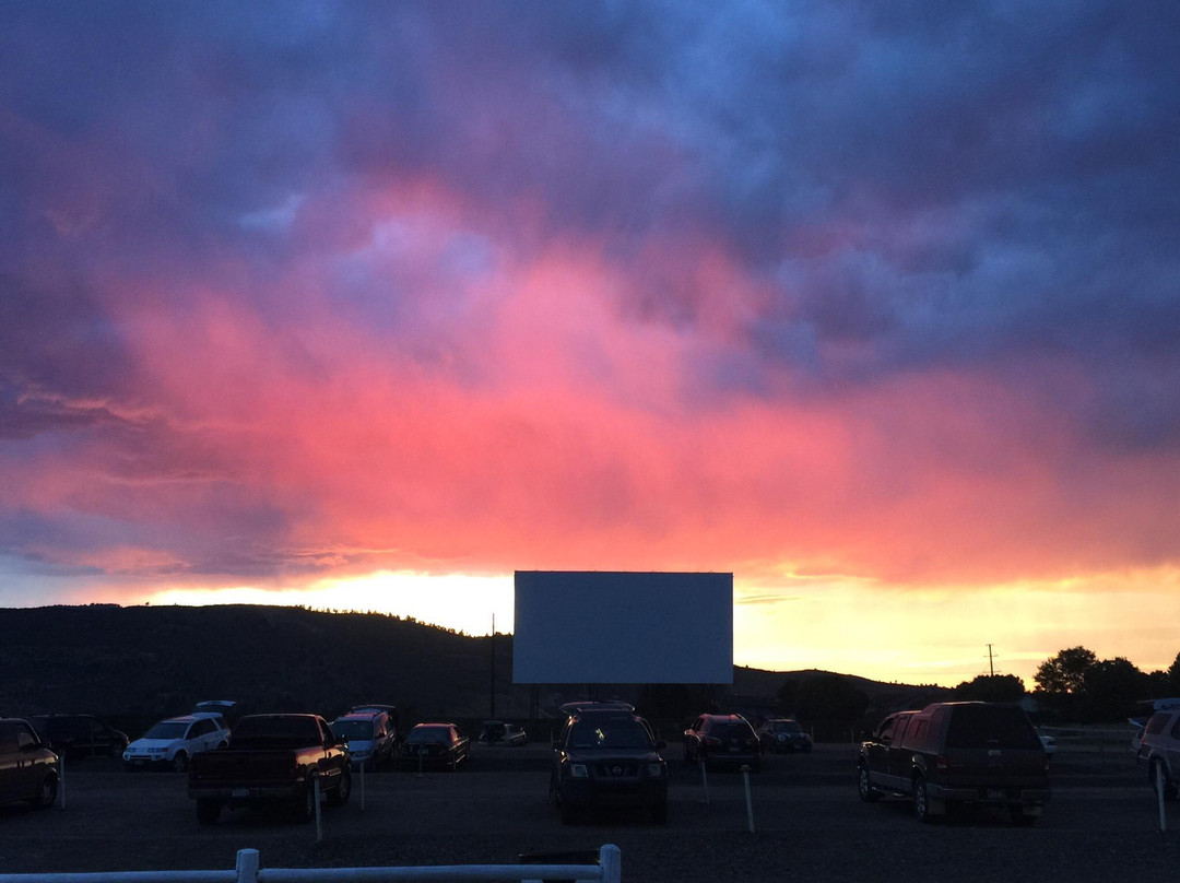 Holiday Twin Drive-In Theater-科林斯堡必去景点