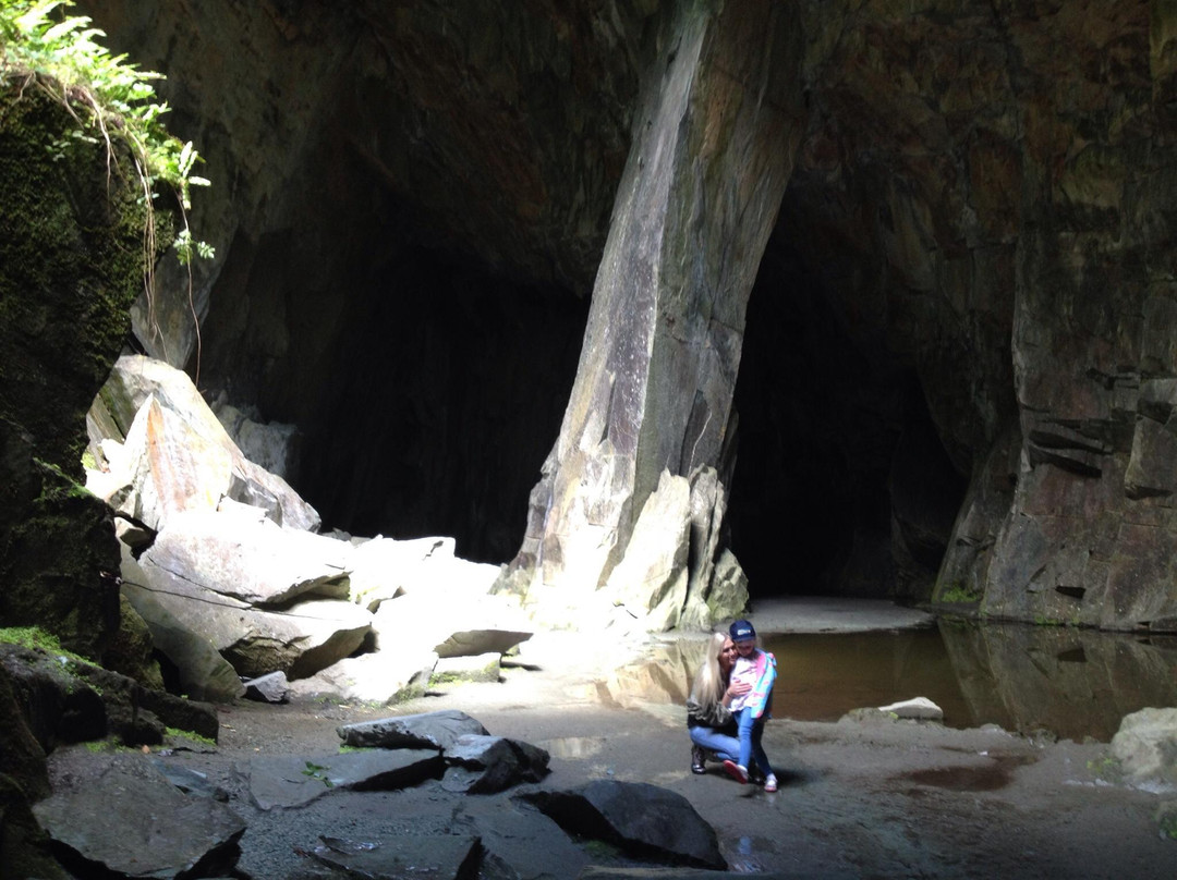 Cathedral Quarry (Cathedral Cave)景点图片