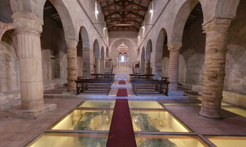 Chiesa San Clemente Al Vomano景点图片