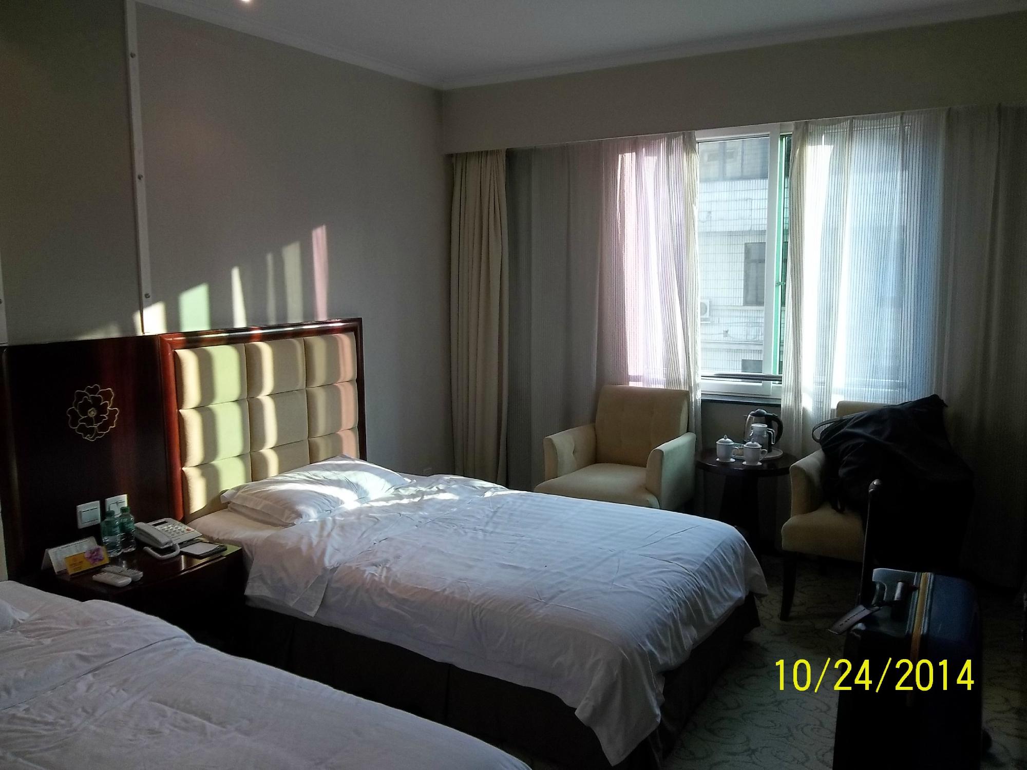 芙蓉饭店-客卧