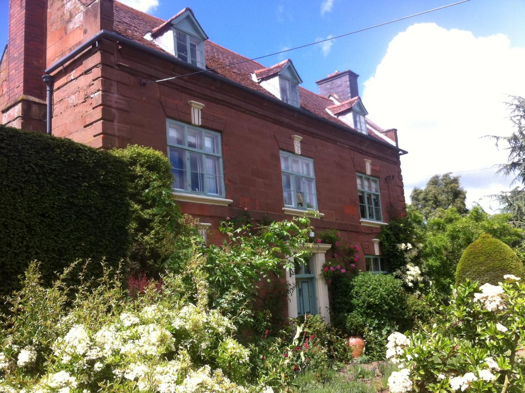 Yew Tree House主图