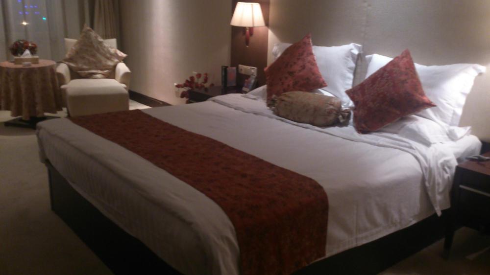 秋临大酒店-客卧