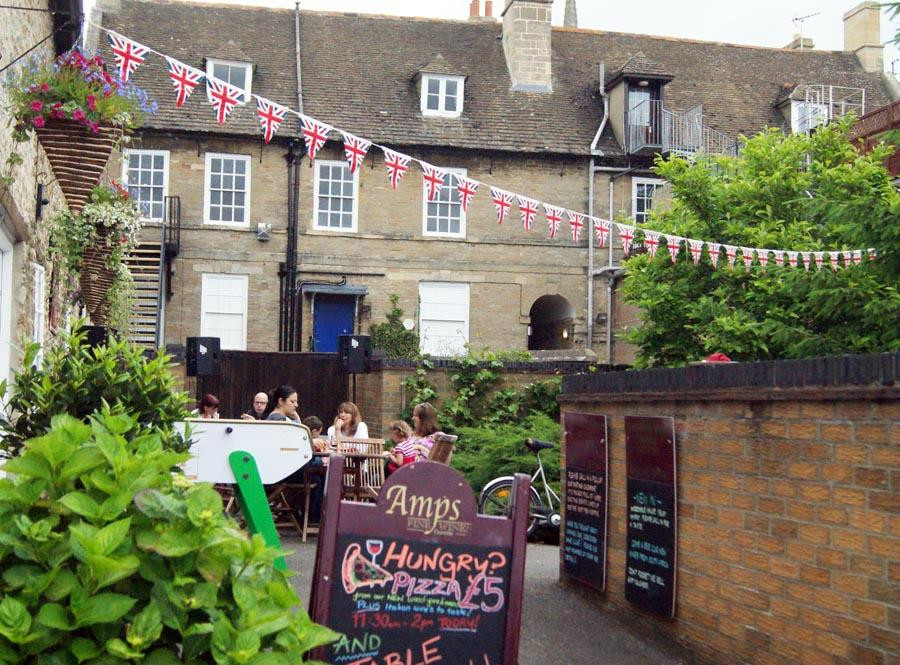 Amps Wine Merchants-Oundle必去景点