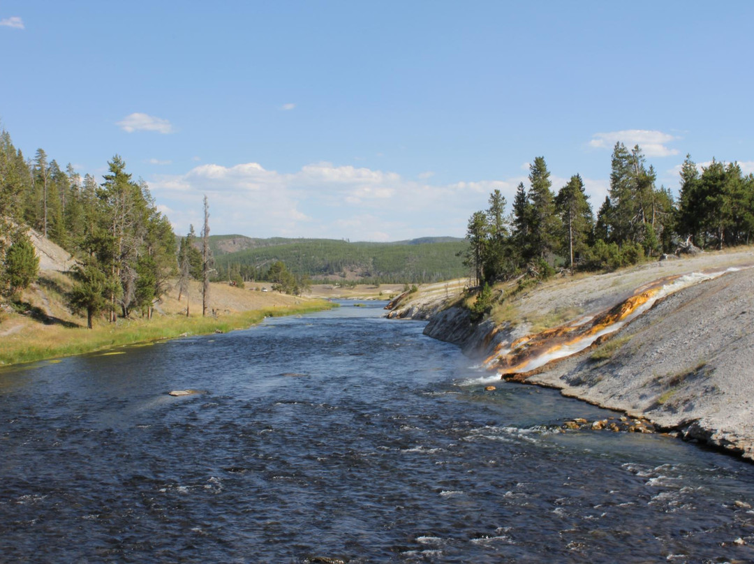 中途喷泉盆地-黄石国家公园必去景点