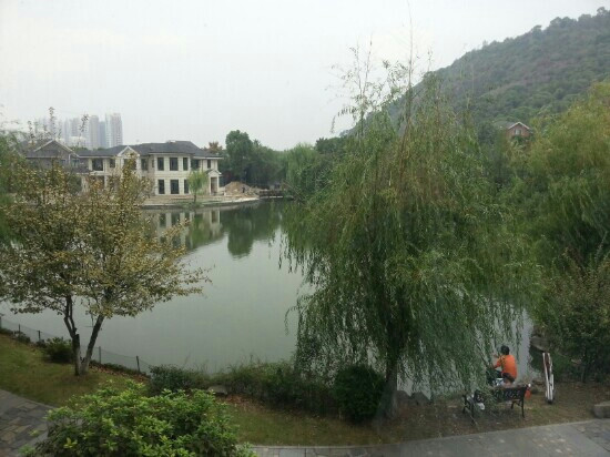 杭州世外桃源皇冠假日酒店主图