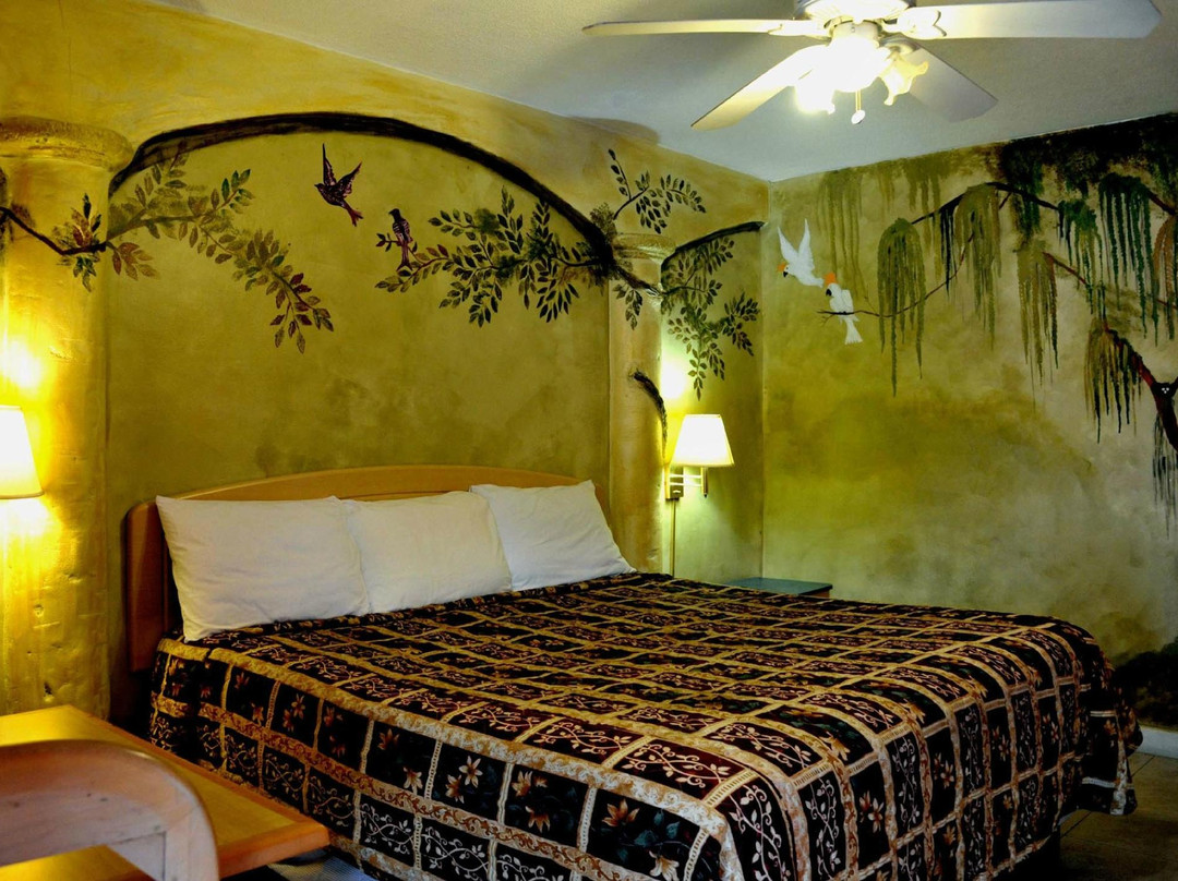 Tiki Hut Motel主图