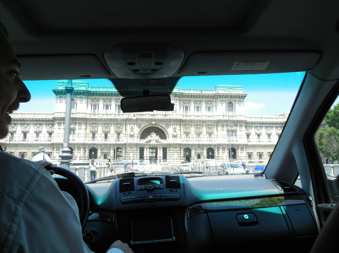 Italy in Limo - Day Tours景点图片