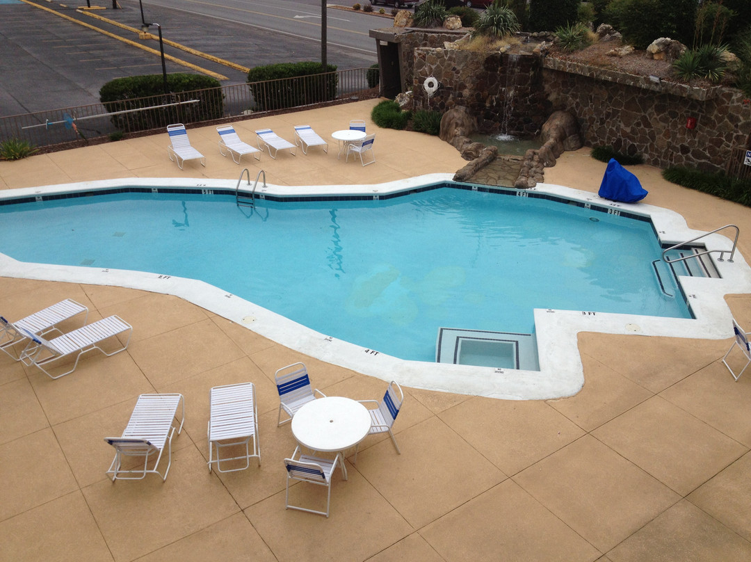 Howard Johnson by Wyndham Cleveland