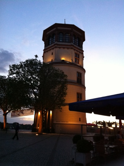 Schlossturm-杜塞尔多夫必去景点