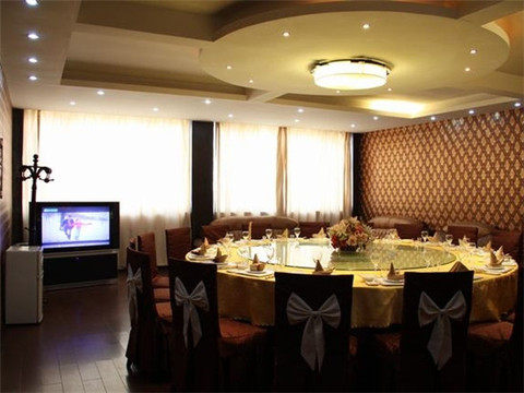 天柱山乐天然大酒店主图