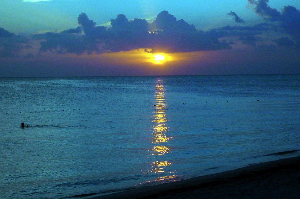 Ancon Beach景点图片