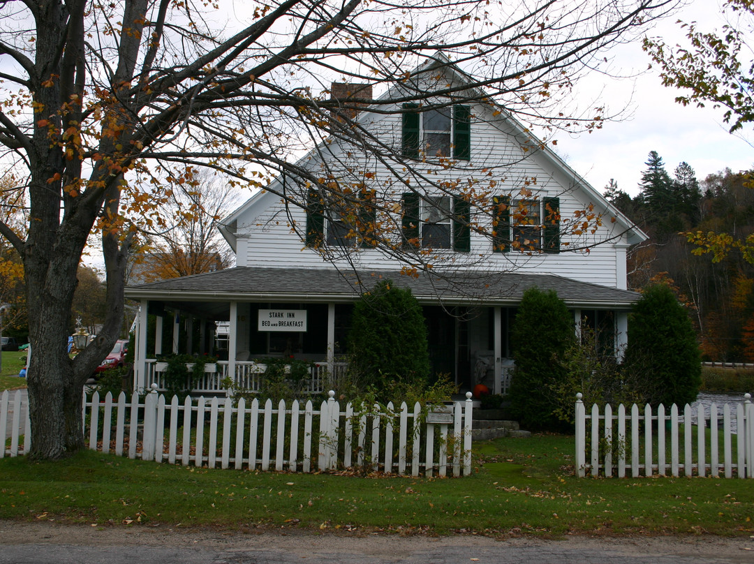 Stark Village Inn主图