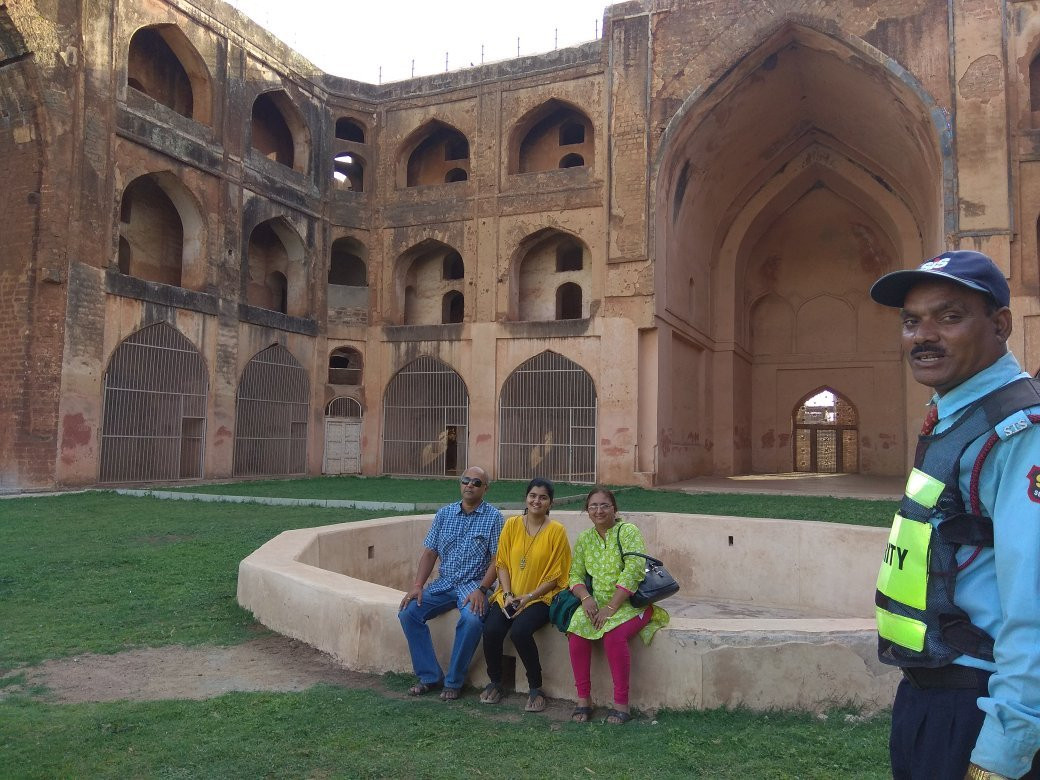 Mahamud Gawan Madrasa景点图片