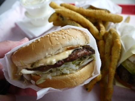 洛斯阿拉米托斯餐馆和美食-Volcano Burgers