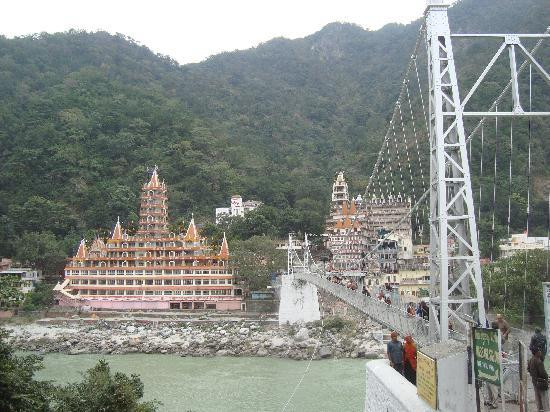 Lakshman Jhula Bridge景点图片