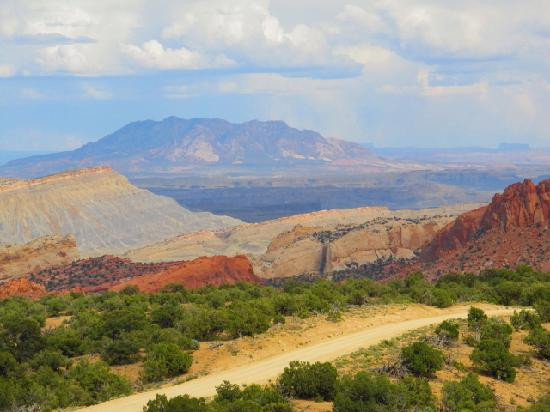 Burr Trail-圆顶礁国家公园必去景点