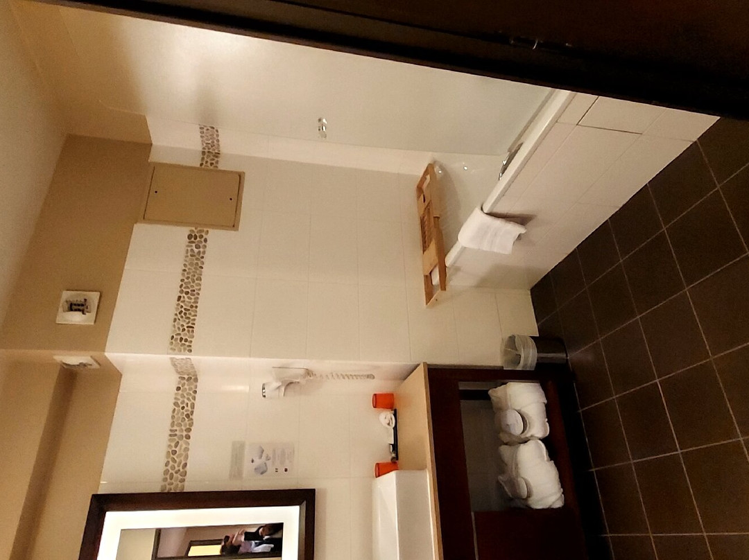 德贝尔尼酒店主图