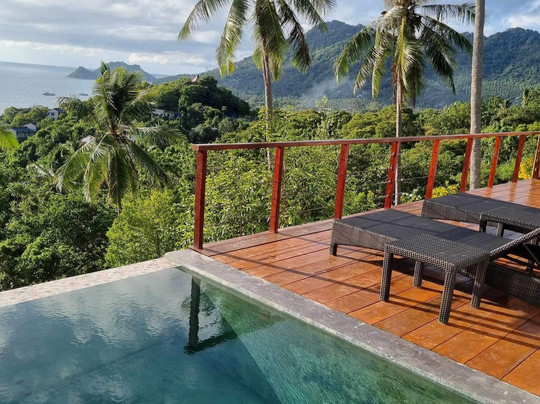 Overthemoon Luxury Pool Villas主图