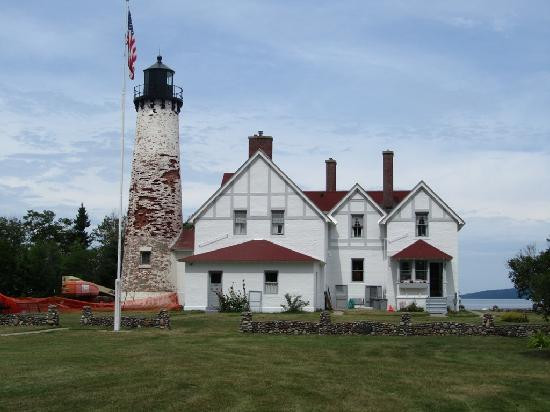 Point Iroquois Light Station景点图片