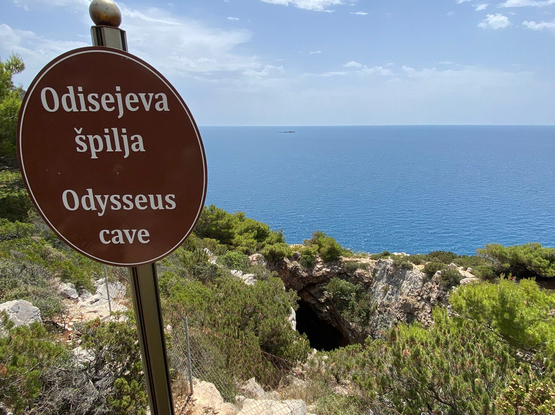 Odysseus Cave景点图片