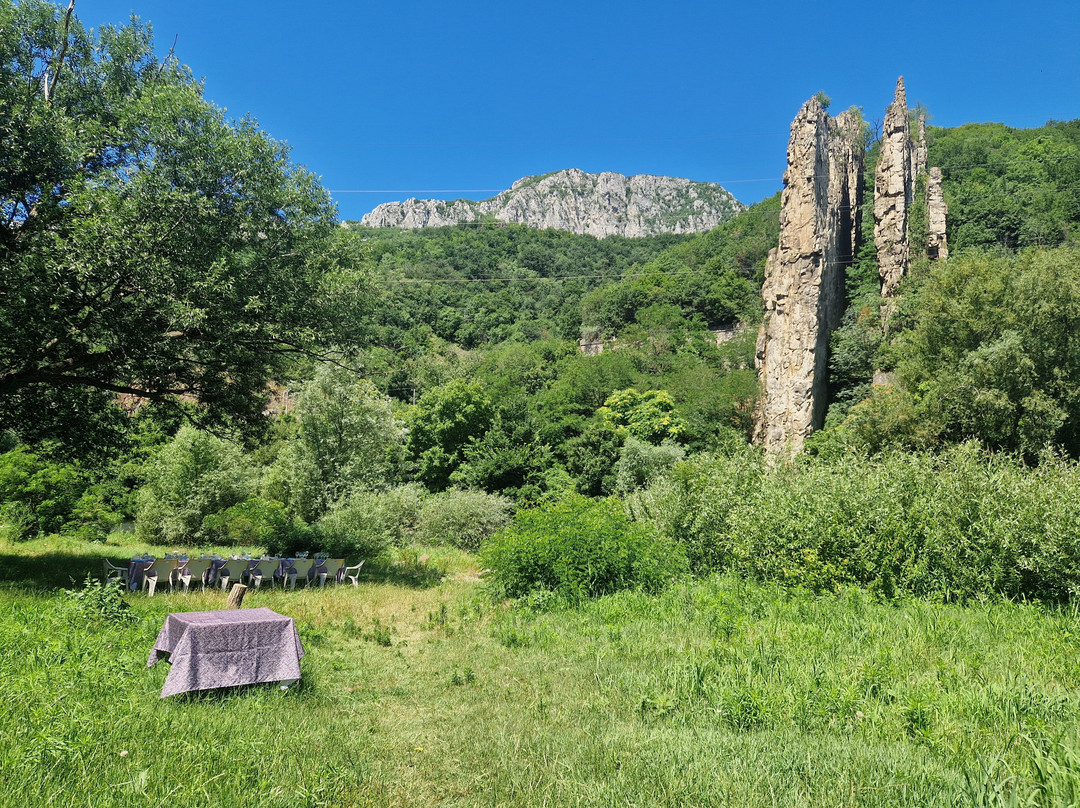 "Lyutibrod: The Gate to the Northwest'' by The Jolly Vintners景点图片