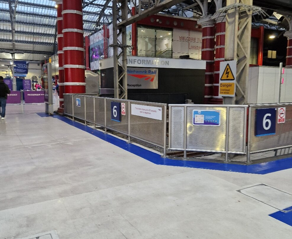 Lime Street Visitor Information Centre-利物浦必去景点