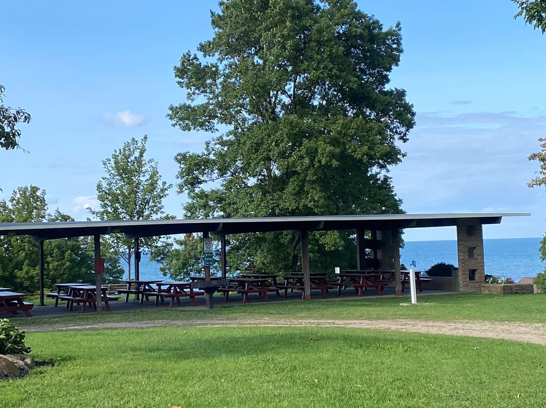 Lake Shore Park景点图片