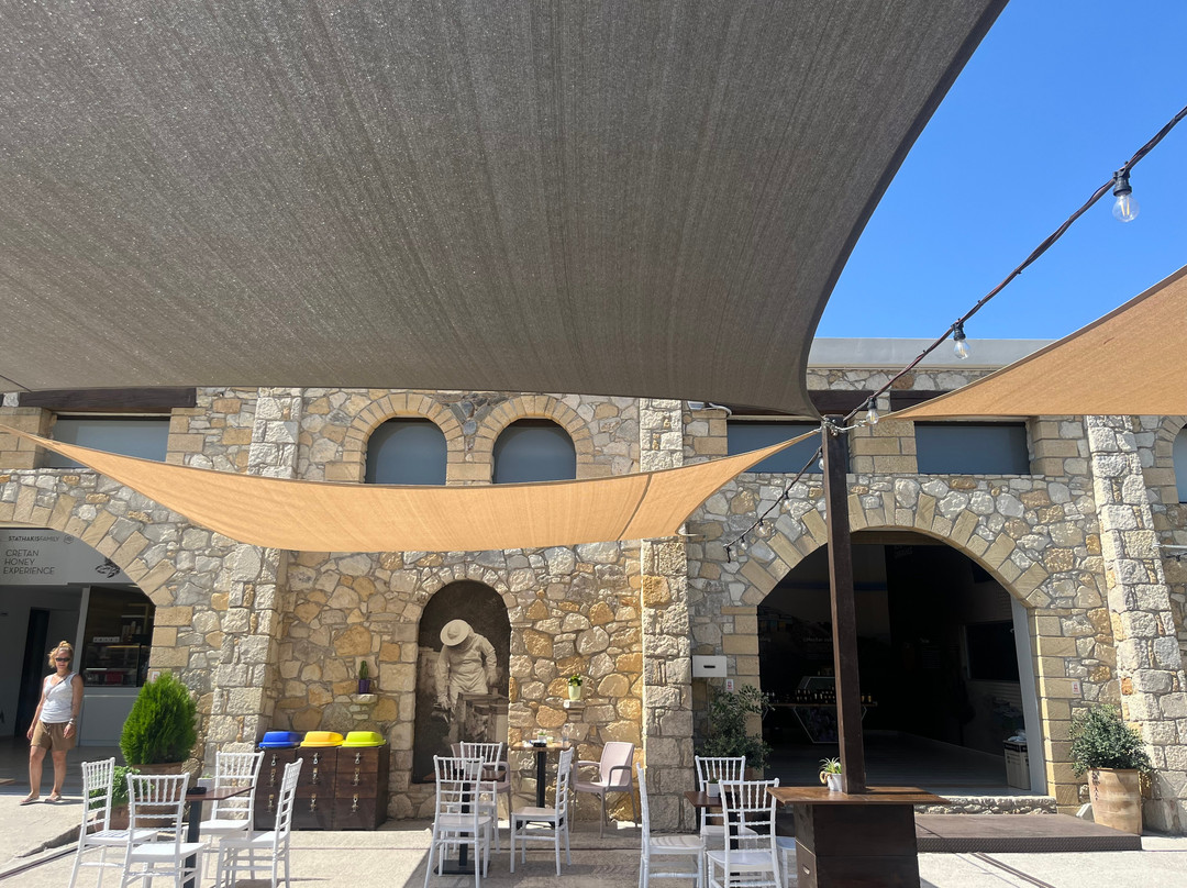 Stathakisfamily Cretan Honey Experience-Kaloudiana必去景点
