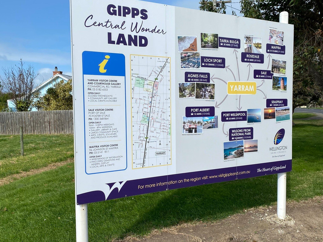 Southern Cross And Nerran Sculpture