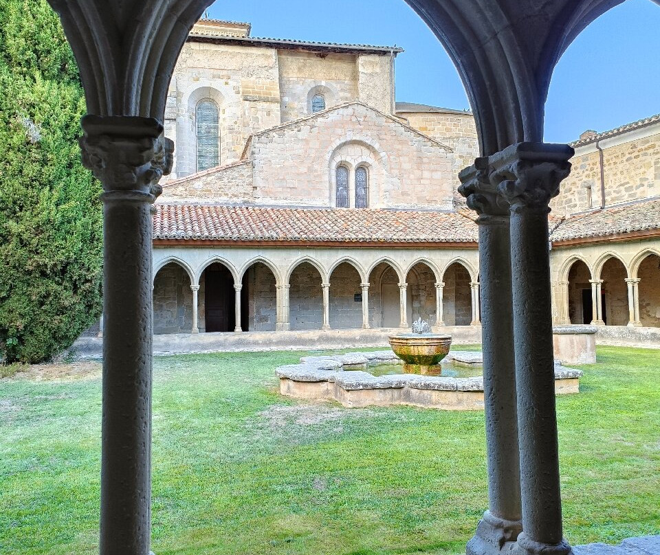 Abbaye de Saint Hilaire-Saint-Hilaire必去景点