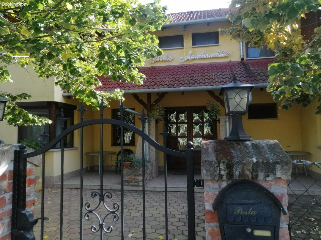 Cserke Apartmanhaz主图