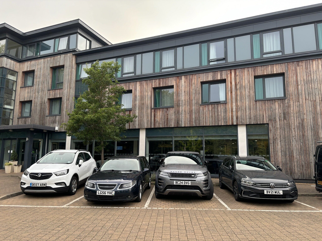 快捷假日剑桥达克斯福德M11高速公路10号岔口酒店主图